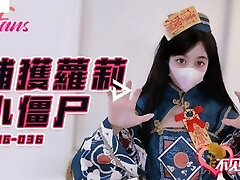 amateur adolescente asiática flexible de 18 años se dobla y se la follan duro como una muñeca