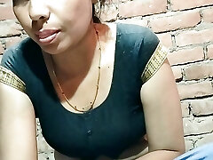 Hot Stunning Aunty Ki Full Chudai Unki Bur Ko Chodne ka Maja Bahut Aaya 