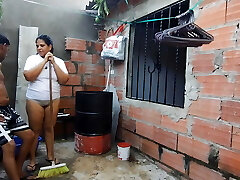 ¡mi padrastro sabe que estoy fascinado por una buena polla que me busca y termina follándome deliciosa!! no hago ruido para que el vecino no escuche