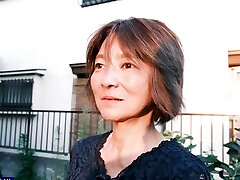 esposa asiática disfruta mientras le hace una mamada a su esposo-asami fujiwara esposa asiática disfruta mientras le hace una mamada a su esposo-asami fujiwara