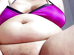 milf complaciéndose a sí misma