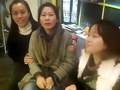 White guy fuck his chinese gf doggie-style White guy fuck his chinese gf doggie-style