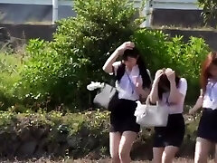 [T28-572] A Dribbling Moist Office Lady Takes Shelter From The Rain