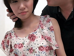 Schuechternes Teenie rntpuppt sich als richtiger Amateur Star 