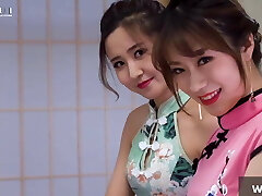 The beautiful soles of Cheongsam sisters