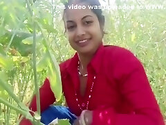 Cheating The Sister-in-law-in-law Working On The Farm By Luring Cash In Hindi Voice