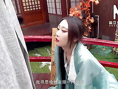 ModelMedia Asia - Chinese Costume Dame Sells Her Body to Bury Dad