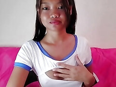 Thai nymph Suck show her skills Thai nymph Suck show her skills