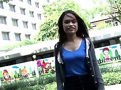 Trendy exotic Pui does her best to get jizz