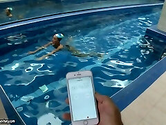 Sportivo babe Anna Rosa scopa il suo personal trainer a bordo piscina