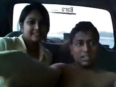 Desi Indian Couple sex scandal on Car Flick Leaked