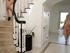 Ashley Snuffles The Panties And Masturbates In Her Bed Ashley Snuffles The Panties And Masturbates In Her Bed