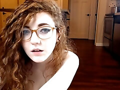 Four eyed slut with curly hair is a spunky masturbator with a handsome ass