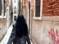Eva nails a stranger in Venice and lets him cum on her bra-stuffers