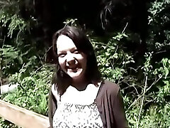 Homemade video in Point Of View with a horny woman sucking a hard trouser snake