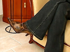 Cougar finanziert so das Studium der Tochter