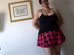 Busy Mature BBW in mini skirt rips her pantyhose and opens up Busy Mature BBW in mini skirt rips her pantyhose and opens up