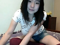 very steamy amateur brunette webcam girl