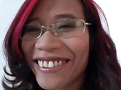 Gehirnstau beim Wichsen - Chinese Slut pisst mit monster Clit