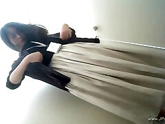 chinese femmes go to toilet.308