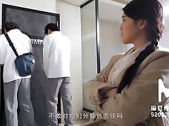 Chinese teacher group-banged by her energized students