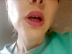 Savy lets herself be spied on the wc Savy lets herself be spied on the wc