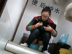 Nerdy chinese girl caught taking a seep