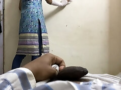 Showing dick on Indian maid to fuck ( chudai ) in hindi