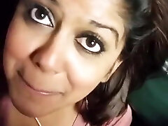 desi indian gibt einen heißen blowjob