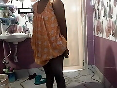 Desi Bengali Bhabhi Drilled in Bathroom