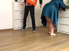 Hot Milf - Package Delivery Man Ejaculates On Gorgeous Cougar Ass 5 Min