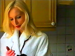 प्लास्टिक में चरमराती प्लास्टिक में चरमराती