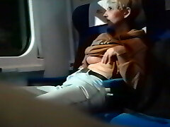 जासूस स्तन (2022) फिल्म (छिपे हुए कैमरे, छिप, सार्वजनिक सेक्स)