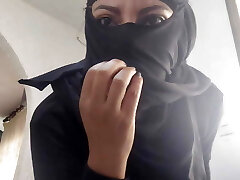 Arab Cougar Masturbates Squirting Pussy To Tough Orgasm On Webcam While Wearing Niqab Porn Hijab XXX Arab Cougar Masturbates Squirting Pussy To Tough Orgasm On Webcam While Wearing Niqab Porn Hijab XXX