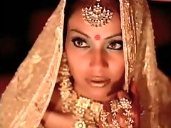 indian actress bipasha basu showcasing knocker: 