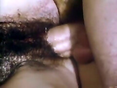 стройная и сексуальная белая цыпочка с большими сиськами и очень волосатой киской стройная и сексуальная белая цыпочка с большими сиськами и очень волосатой киской