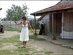 सुंदर और स्वादिष्ट रेड इंडियन किशोर दाख की बारी में