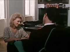 Hot blonde assistant gives head to her handsome boss Hot blonde assistant gives head to her handsome boss