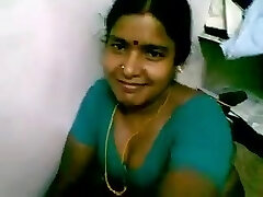 Horny man has joy with his jummy indian slut on bed