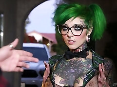 Extraordinary whore with green hair Sydnee Vicious gives her head and gets her twat rammed