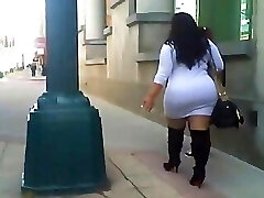 Sexy & Fleshy BBW Latina Booty X Two Walking on da Streets