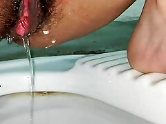 Slender Girl Ne Peshab Karne Ke Baad Kati Apni Jhant Indian toilet urinating