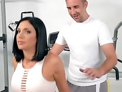Jaclyn works out her fuckholes