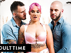 Siri Dahl's First MMF Threesome With 2 Bisexous Studs Siri Dahl's First MMF Threesome With 2 Bisexous Studs