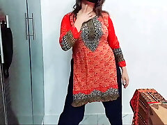 Indian Bhabhi Does Striptease and Nude Dance, Ass Twerking, Shaking Orbs