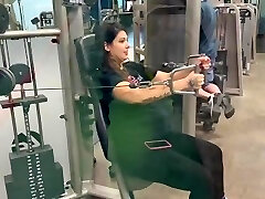 Pregnant mommy comes to the gym just for me