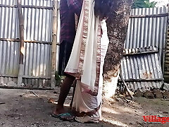 Outdoor Pummel By Local Sonali Bhabi ( Official Video By Villagesex91 )