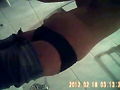 Wish I was there to give this blonde a good licking right in the bathroom