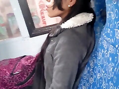 mostrando pene en el bus