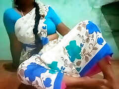 Tamil aunty priyanka pussy show in village home